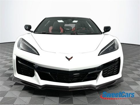 Used 2024 Chevrolet Corvette Z06 image 2