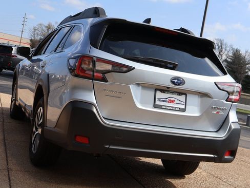 Used 2025 Subaru Outback Premium image 4