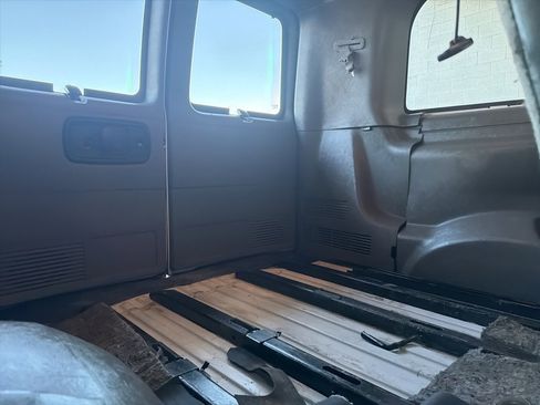 Used 2017 Chevrolet Express 2500 LS image 31