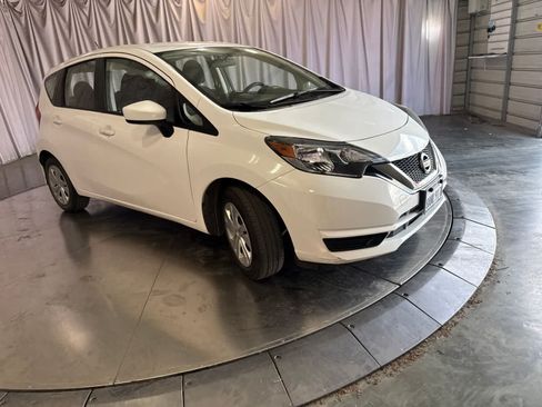 Used 2018 Nissan Versa Note SV FWD image 2