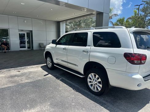 Used 2018 Toyota Sequoia Platinum AWD/4WD image 4