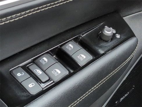 Used 2022 Jeep Wagoneer Series III w/ Premium Group I image 27