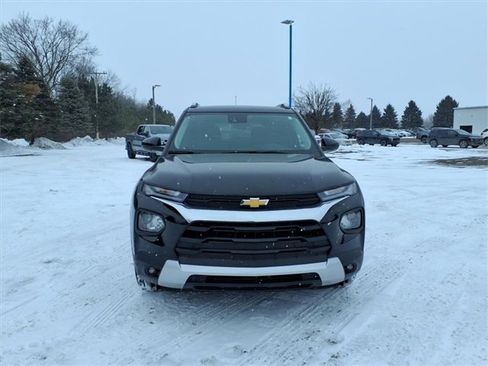 Used 2023 Chevrolet TrailBlazer LT image 2