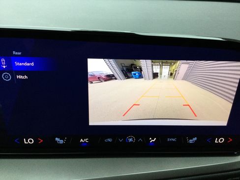 New 2027 Chevrolet Traverse LT w/ Sun and Wheel Package AWD/4WD image 17
