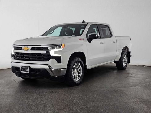 Used 2023 Chevrolet Silverado 1500 LT w/ Z71 Off-Road Package AWD/4WD image 7