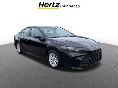 Used 2025 Toyota Camry LE image 1