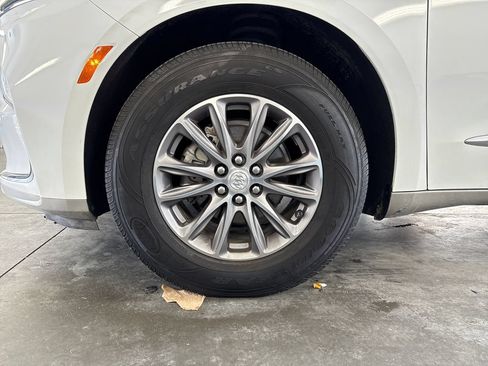 Used 2022 Buick Enclave Essence FWD image 28