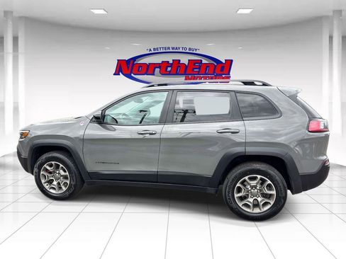 Used 2022 Jeep Cherokee Trailhawk w/ Premium Leather Package AWD/4WD image 6