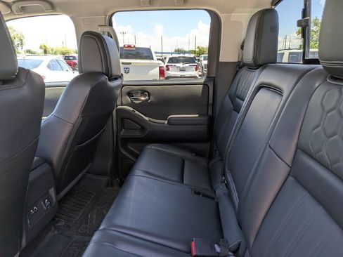 Used 2024 Nissan Frontier SL w/ Technology Package RWD image 19