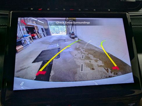 Used 2023 Jeep Grand Cherokee Limited image 21