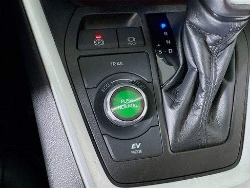 Used 2021 Toyota RAV4 Limited image 20