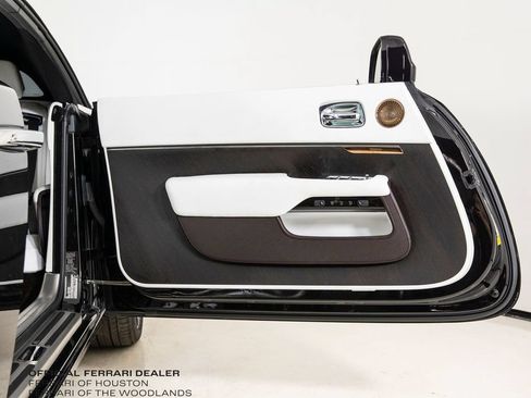 Used 2018 Rolls-Royce Dawn RWD image 24