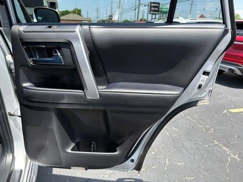 Used 2022 Toyota 4Runner Limited AWD/4WD image 17