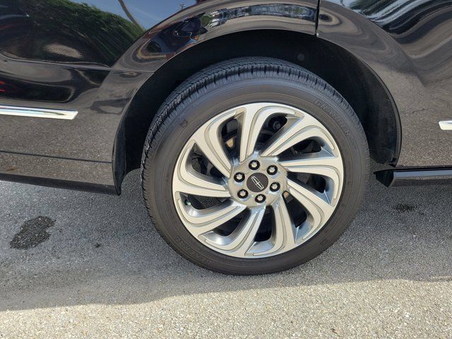 Certified 2024 Lincoln Navigator Reserve AWD/4WD image 10
