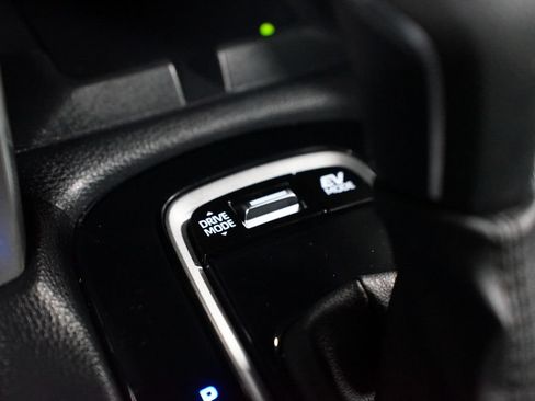 Used 2024 Toyota Corolla Cross AWD Hybrid image 21