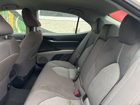 Used 2022 Toyota Camry LE image 21