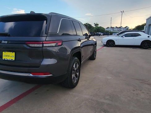 Used 2023 Jeep Grand Cherokee 4WD 4xe image 8