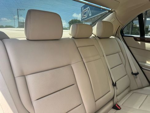 Used 2022 Volkswagen Tiguan SE R-Line image 34