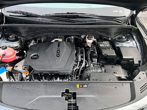 Used 2023 Kia Sorento LX image 9