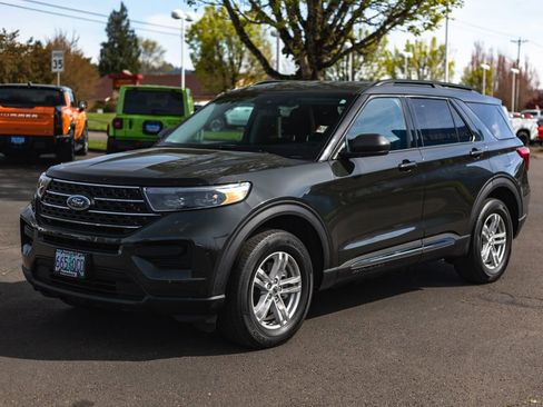 Used 2022 Ford Explorer XLT w/ Class IV Trailer Tow Package AWD/4WD image 5