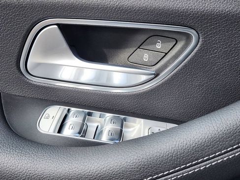 Used 2025 Mercedes-Benz GLS 450 4MATIC image 8