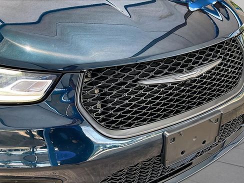 Used 2021 Chrysler Pacifica Touring w/ S Appearance Package FWD image 29