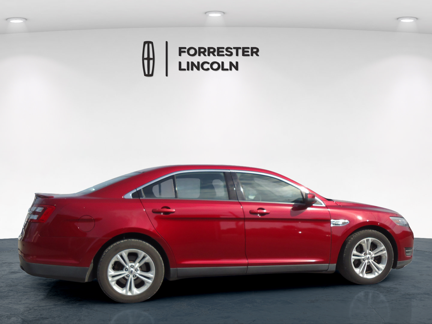 Used 2016 Ford Taurus SEL w/ Equipment Group 201A FWD image 2