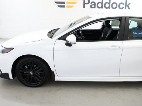 Used 2025 Toyota Camry SE w/ Convenience Package FWD image 2