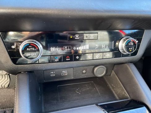 Used 2022 Mitsubishi Outlander SEL image 36