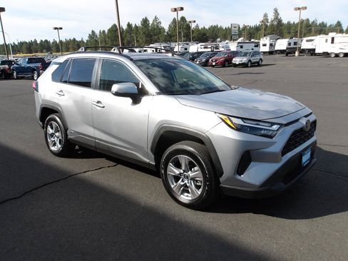 Used 2025 Toyota RAV4 LE AWD/4WD image 7
