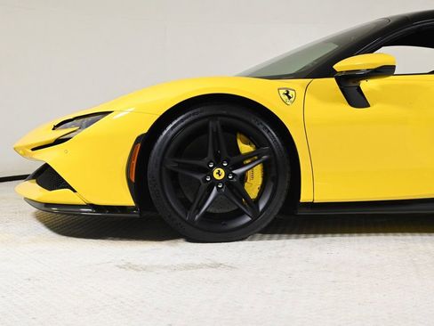 Used 2022 Ferrari SF90 Spider image 28