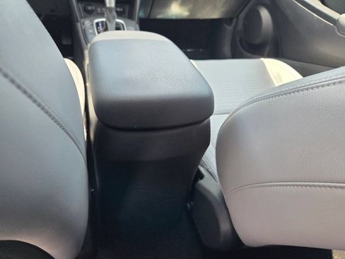 Used 2021 Hyundai Kona Ultimate FWD image 7
