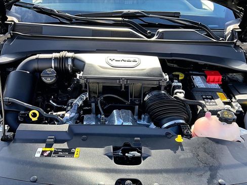 Certified 2025 Jeep Compass Latitude image 34