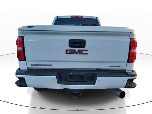 Used 2019 GMC Sierra 2500 Denali w/ Duramax Plus Package AWD/4WD image 5