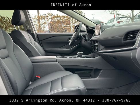 Used 2025 Nissan Rogue SV w/ SV Premium Package image 26