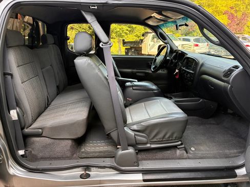 Used 2004 Toyota Tundra SR5 w/ SR5 Extra Value Pkg AWD/4WD image 26