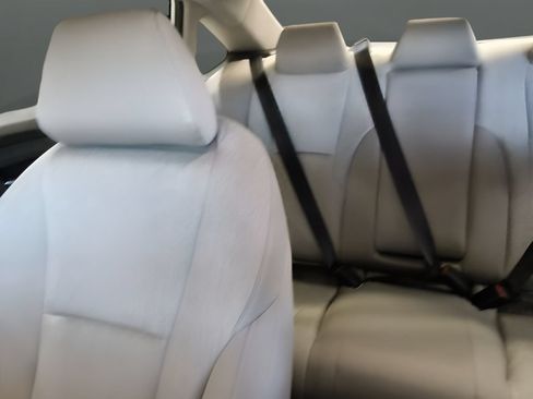 Used 2025 Honda Accord LX image 32