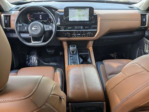 Used 2023 Nissan Pathfinder Platinum w/ Cargo Package AWD/4WD image 17