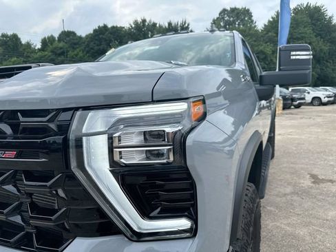 Used 2025 Chevrolet Silverado 2500 ZR2 w/ Technology Package AWD/4WD image 52