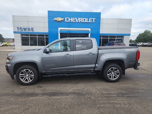 Used 2022 Chevrolet Colorado W/T w/ Custom Special Edition AWD/4WD image 4