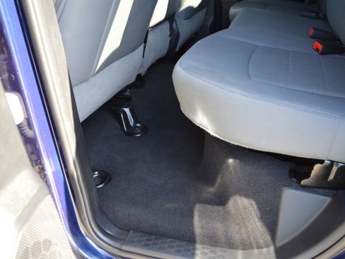 Used 2014 RAM 1500 Express image 17