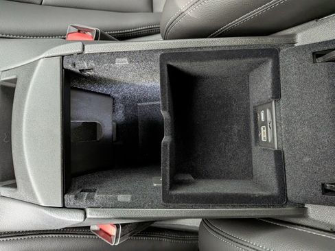 Certified 2025 Cadillac XT6 Luxury image 25