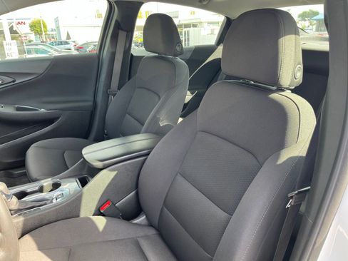 Used 2024 Chevrolet Malibu LT image 28