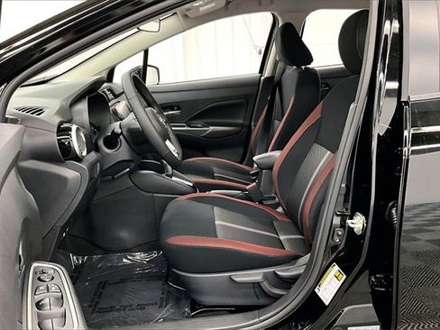 New 2025 Nissan Versa SR w/ Trunk Package image 9