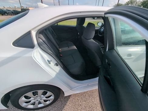 Certified 2025 Toyota Corolla LE FWD image 4
