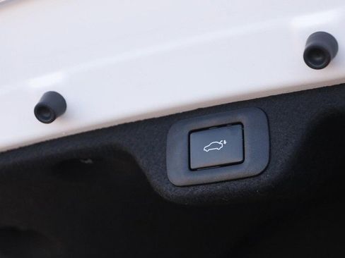 Used 2025 Toyota Crown Platinum image 8