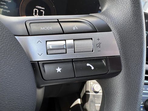Used 2025 Hyundai Tucson SE AWD/4WD image 18