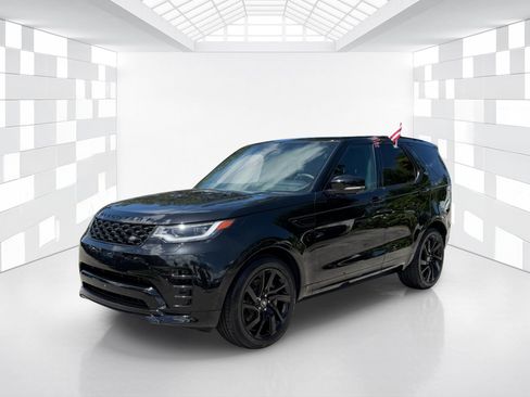 Used 2024 Land Rover Discovery Dynamic SE AWD/4WD image 3