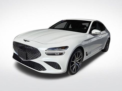Used 2025 Genesis G70 2.5T RWD image 3
