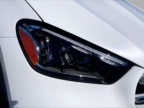 Certified 2025 Mercedes-Benz GLE 450 4MATIC image 28